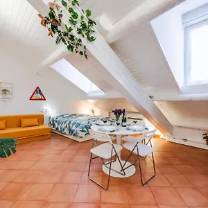 https://the-white-attic-san-babila.it-lombardy.com
